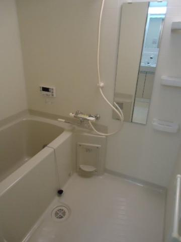 サンフィット北野Ⅲ【キャッシュバック対象】の浴室|きれいなお風呂です