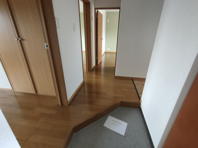 【エントランス】 | プラザドゥユートピア | 清潔なエントランスです