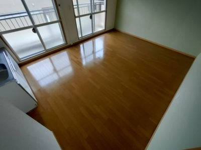 【居間・リビング】 | プラザドゥユートピア | ゆったりとした居間です