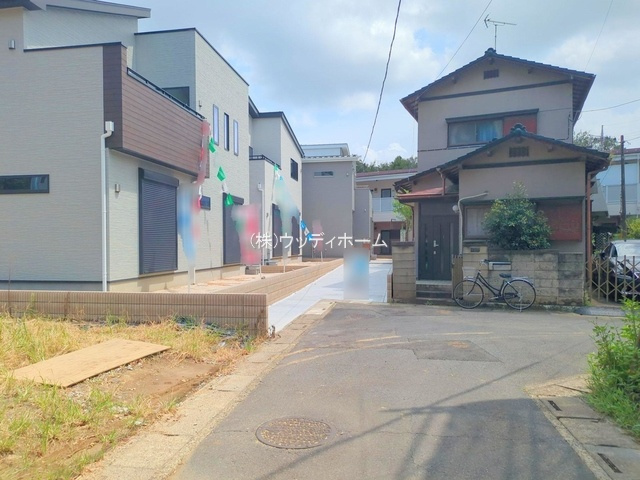 春日部市南中曽根　未入居一戸建て　3号棟の前面道路含む現地写真