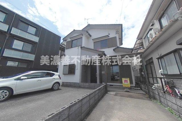 ６２８２４　岐阜市長良福光中古戸建ての外観