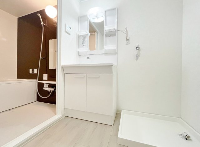 駅近＆３沿線利用可能●リフォーム完了の美室●南向き３ＬＤＫ●ペット飼育可能●ユニ宇治マンション１号棟の洗面所|洗面化粧台