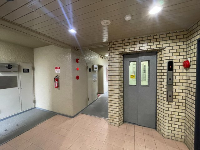 駅近＆３沿線利用可能●リフォーム完了の美室●南向き３ＬＤＫ●ペット飼育可能●ユニ宇治マンション１号棟のその他|エレベーター