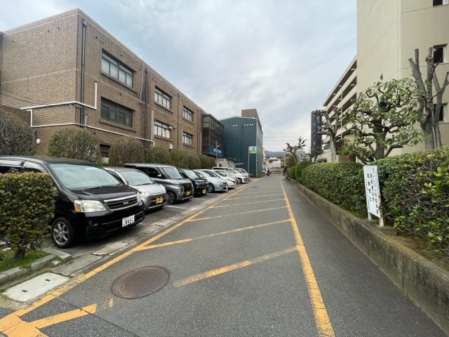 駅近＆３沿線利用可能●リフォーム完了の美室●南向き３ＬＤＫ●ペット飼育可能●ユニ宇治マンション１号棟の駐車場|駐車場