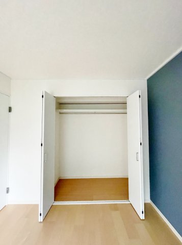 駅近＆３沿線利用可能●リフォーム完了の美室●南向き３ＬＤＫ●ペット飼育可能●ユニ宇治マンション１号棟の洋室|クローゼット