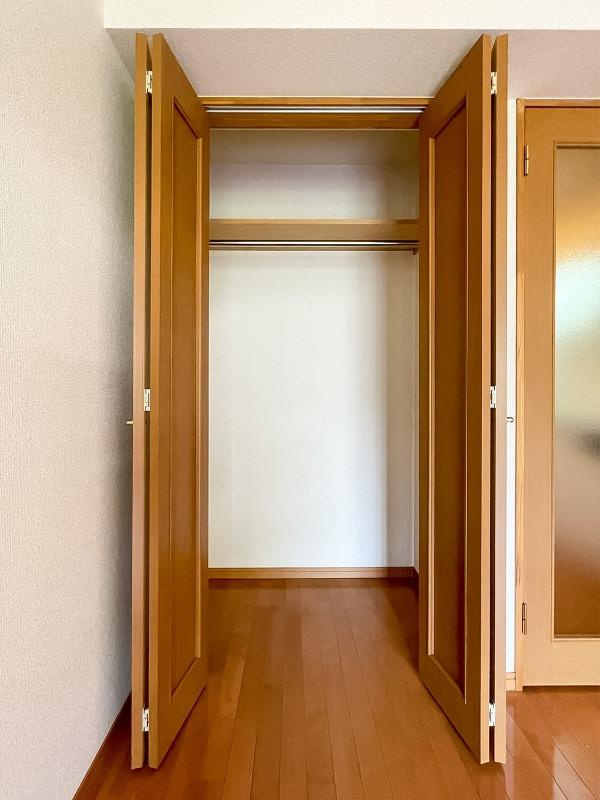 世田谷区喜多見９丁目の賃貸マンションの収納