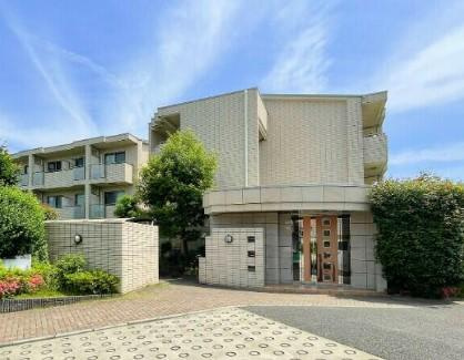 世田谷区喜多見９丁目の賃貸マンションの外観