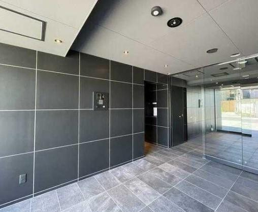 川崎市多摩区登戸の賃貸マンションのエントランス