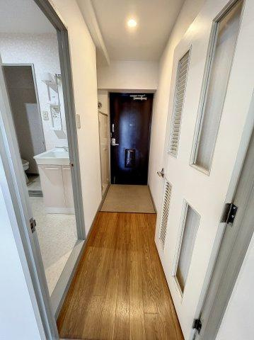 川崎市多摩区宿河原２丁目の賃貸マンションの玄関