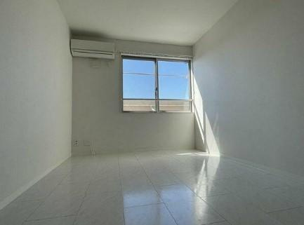 川崎市麻生区高石１丁目のアパートの居間・リビング