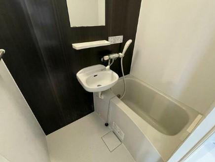 川崎市麻生区高石１丁目のアパートの浴室