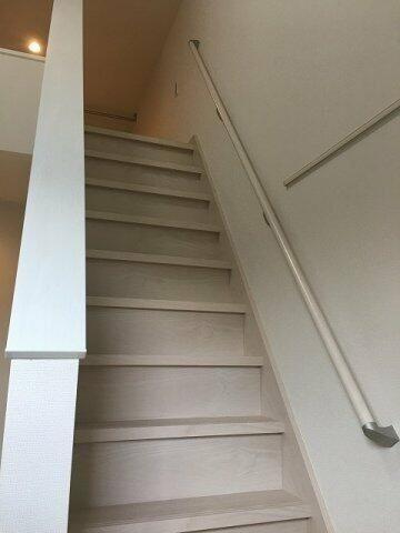 川崎市麻生区高石１丁目のアパートのバルコニー