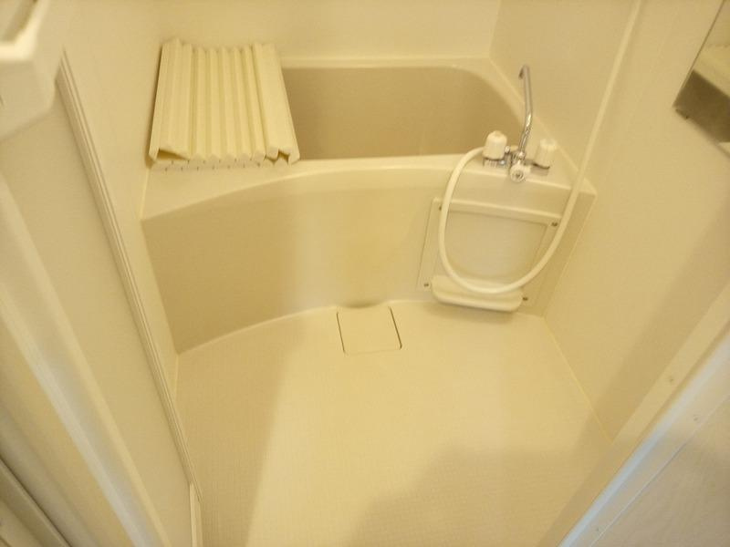 川崎市麻生区高石１丁目のアパートの浴室