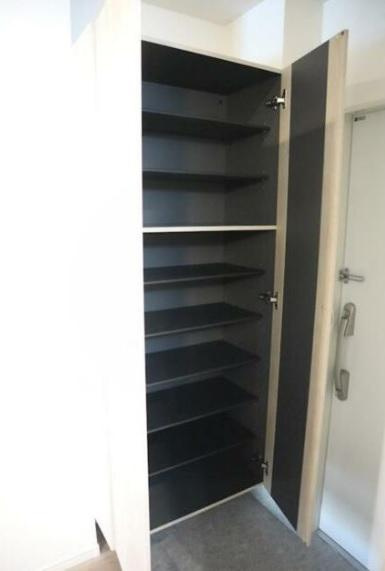 メゾン　ド　シェンヌの玄関