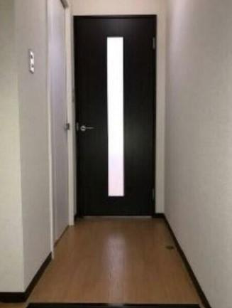 狛江市中和泉１丁目の賃貸マンションの玄関