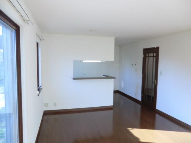 万福寺戸建賃貸住宅の居間・リビング