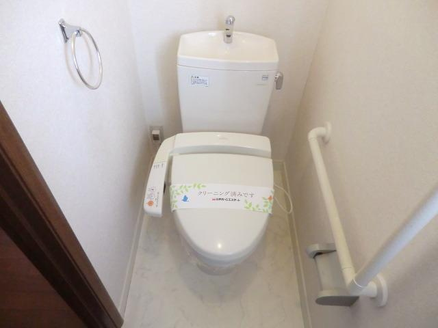 万福寺戸建賃貸住宅のトイレ