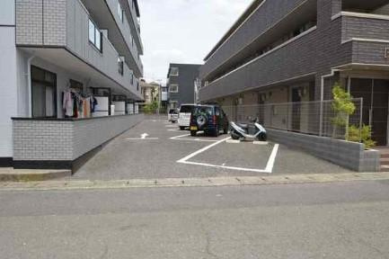 川崎市多摩区登戸の賃貸マンションの駐車場