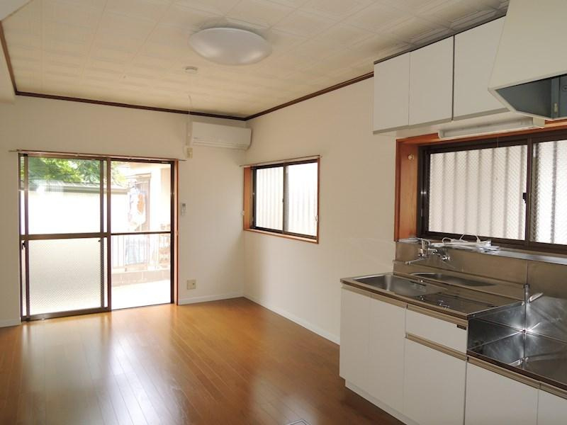 川崎市多摩区菅５丁目のタウンの居間・リビング