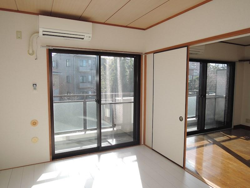 川崎市多摩区菅稲田堤１丁目の賃貸マンションのバルコニー