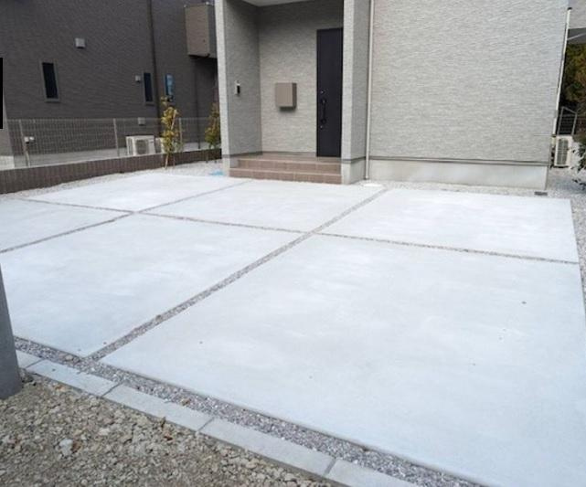 ルネージュの駐車場