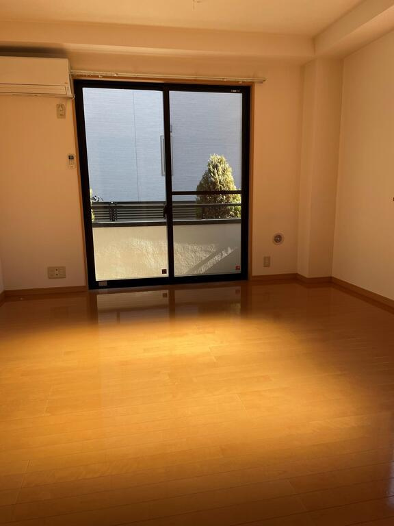 川崎市多摩区登戸の賃貸マンションの居間・リビング