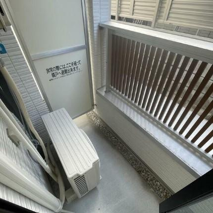 川崎市多摩区生田５丁目のアパートのバルコニー