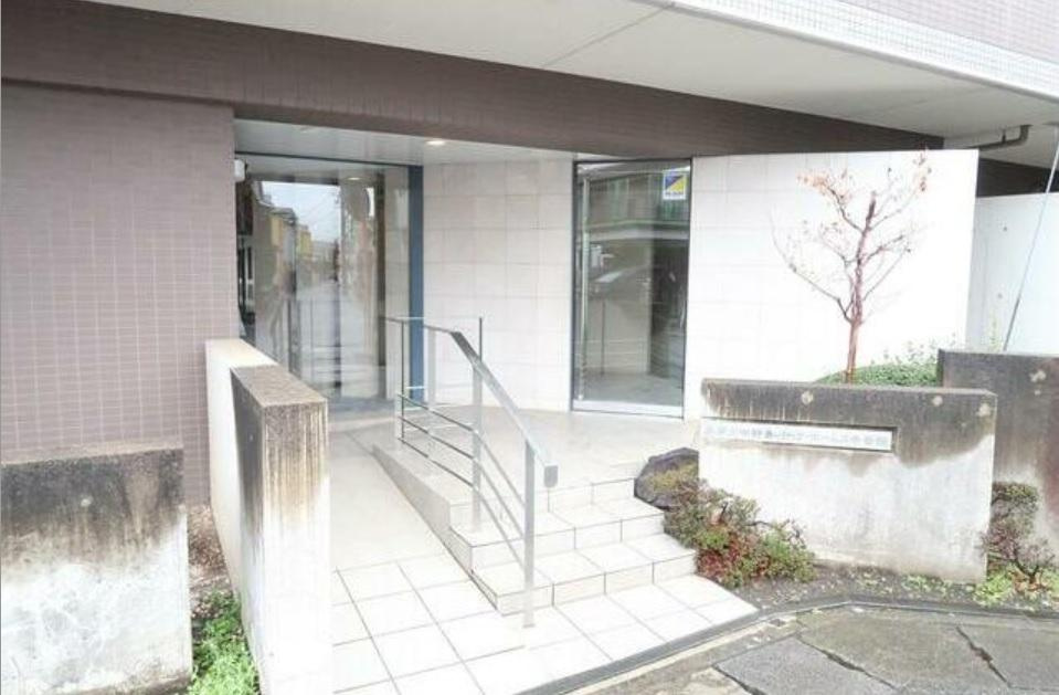 多摩川中野島パーク・ホームズのエントランス