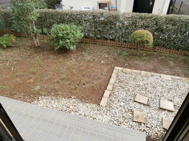 川崎市麻生区高石５丁目の一戸建ての庭