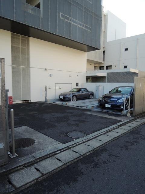 コート向ヶ丘の駐車場