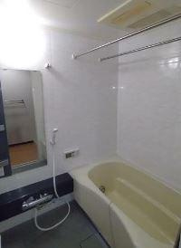 狛江市和泉本町１丁目の賃貸マンションの浴室