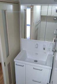 狛江市和泉本町１丁目の賃貸マンションの洗面所