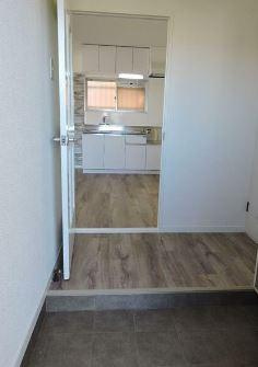 川崎市多摩区栗谷３丁目の賃貸マンションの玄関