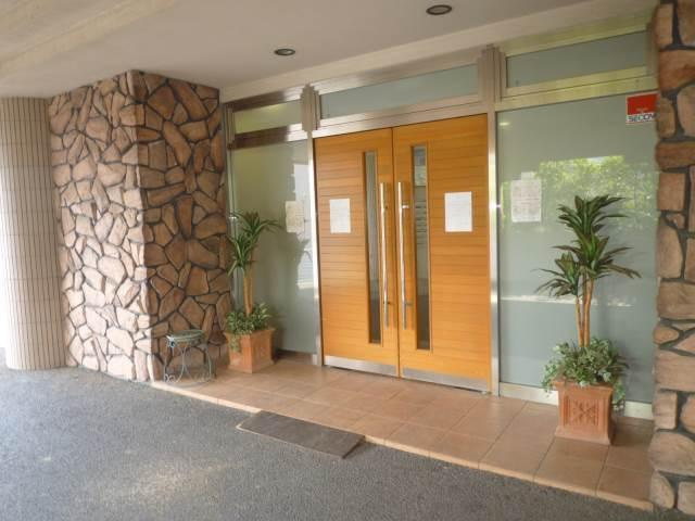 川崎市多摩区枡形５丁目の賃貸マンションのエントランス