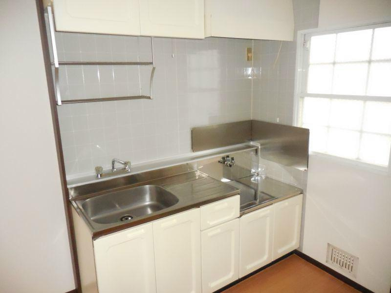 川崎市多摩区中野島５丁目のアパートのキッチン