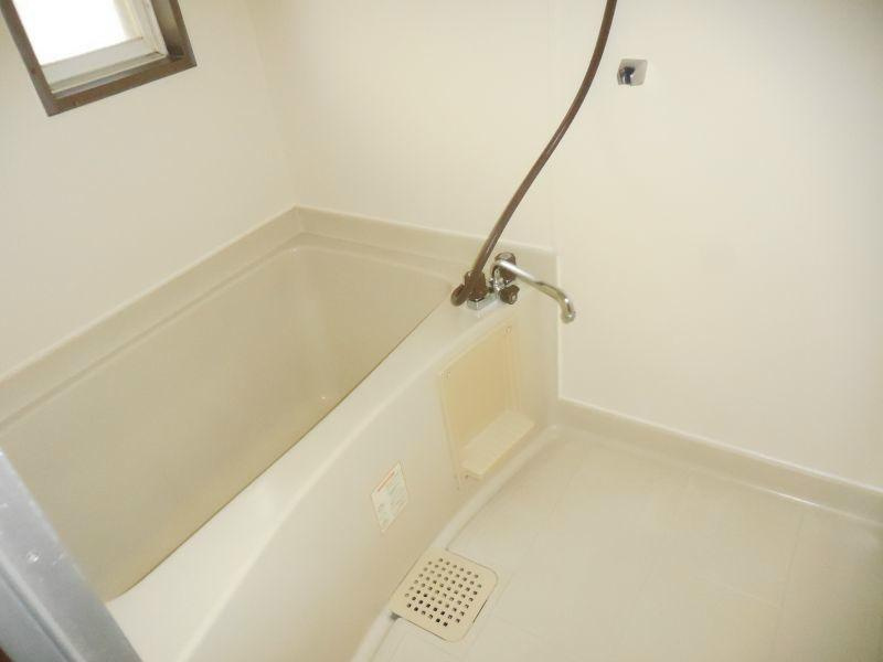 川崎市多摩区中野島５丁目のアパートの浴室