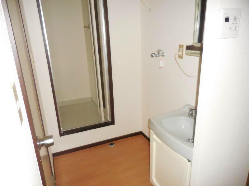 川崎市多摩区中野島５丁目のアパートの洗面所