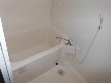 狛江市中和泉１丁目のアパートの浴室