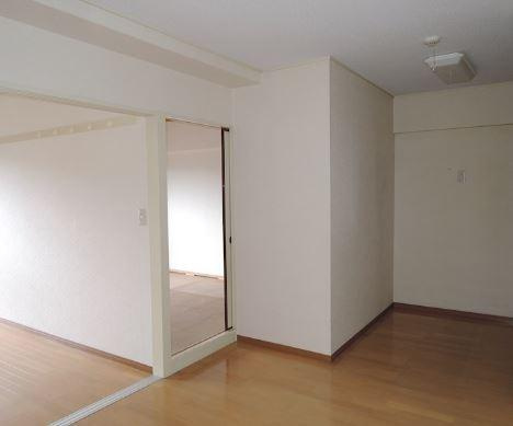 ガーデンビィラ多摩の居間・リビング