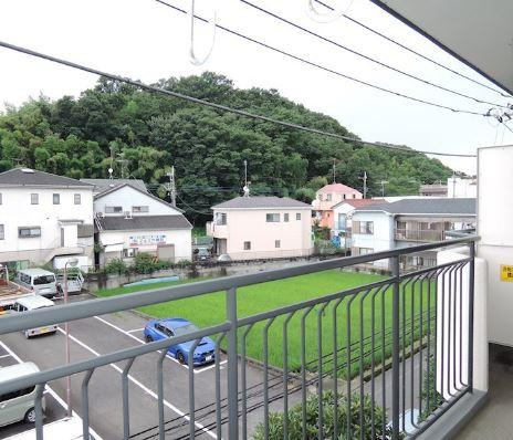 ガーデンビィラ多摩のバルコニー