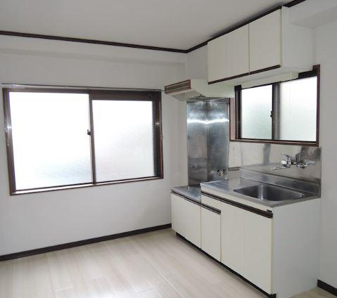 川崎市多摩区菅３丁目の賃貸マンションの居間・リビング