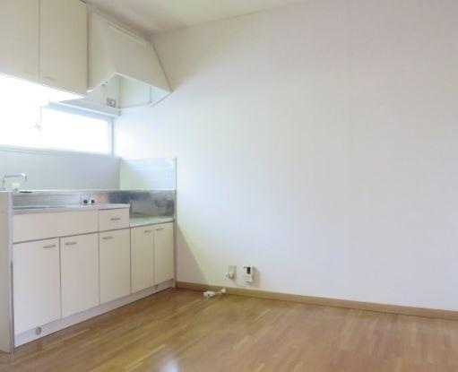 川崎市多摩区登戸のアパートの居間・リビング