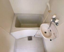 川崎市多摩区登戸のアパートの浴室