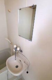 川崎市多摩区登戸のアパートの洗面所