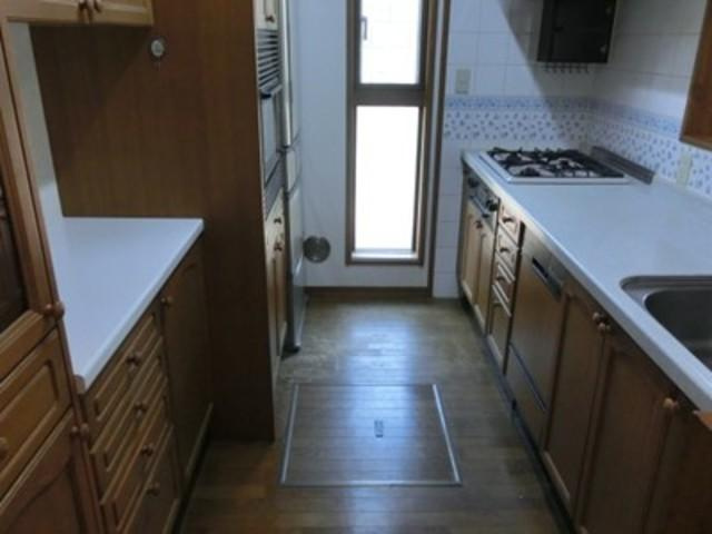 美山台住宅のキッチン