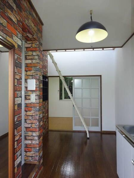 川崎市多摩区枡形２丁目のアパートの居間・リビング