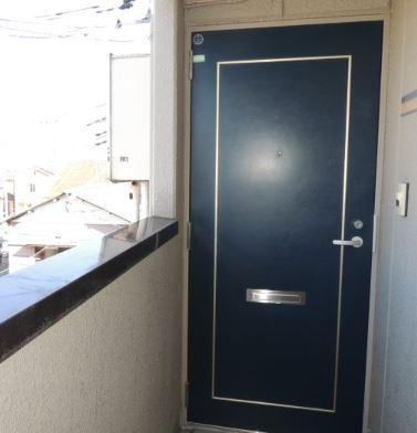 川崎市多摩区長尾１丁目の賃貸マンションの玄関