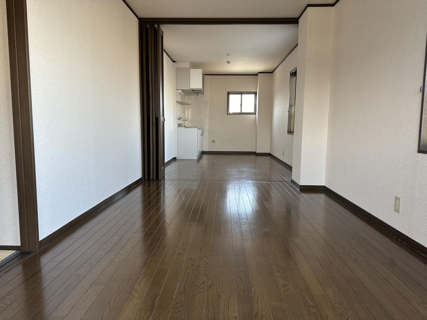 川崎市多摩区登戸の賃貸マンションの居間・リビング