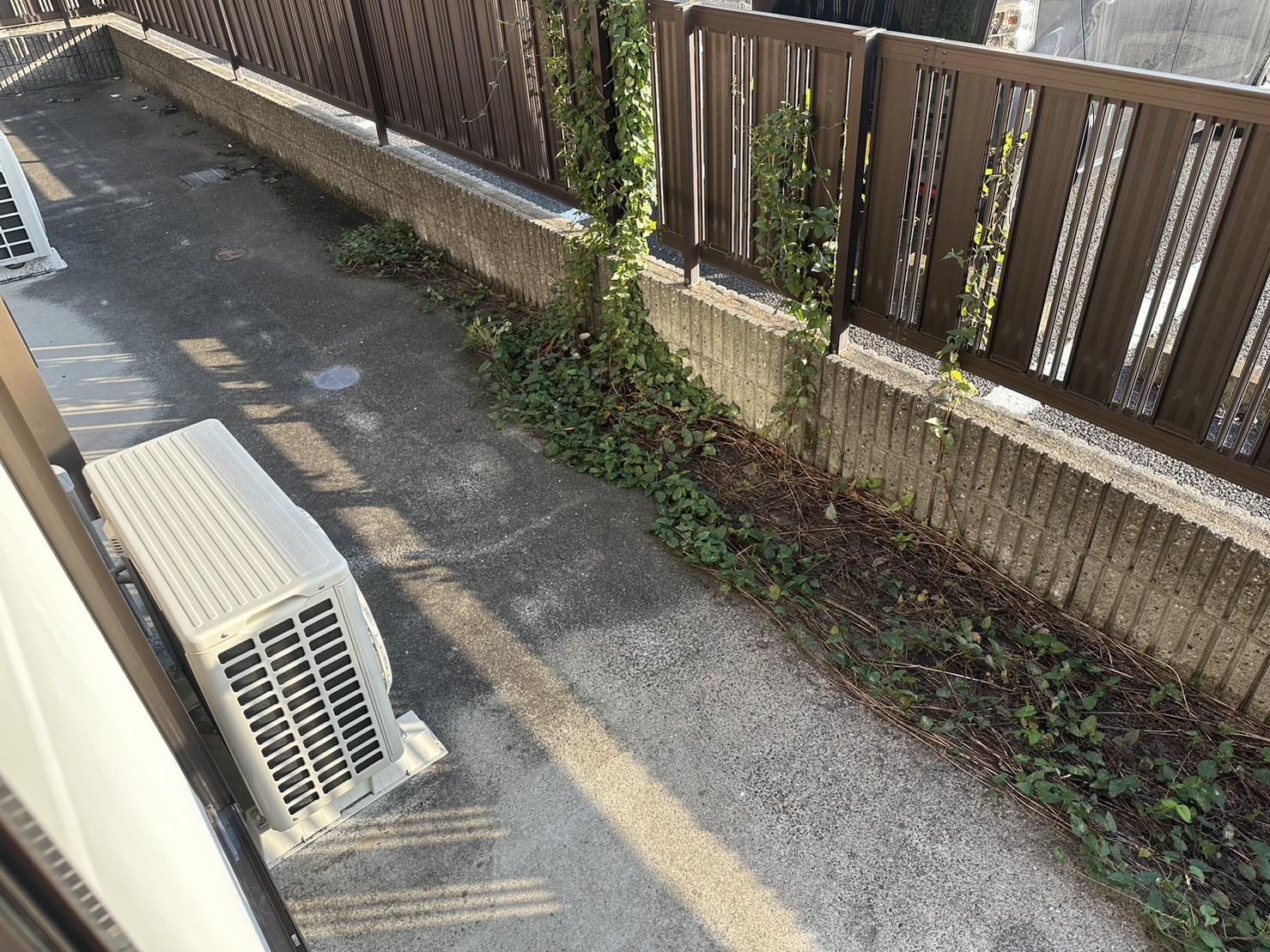 川崎市多摩区登戸のアパートのバルコニー