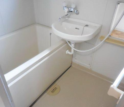 川崎市多摩区登戸新町のアパートの浴室